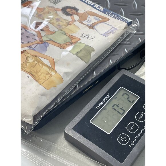 Butterick 5487 Sewing Pattern Sizes 12 14 16 Tops Sleeveless Multi Style CUT - Picture 6 of 6